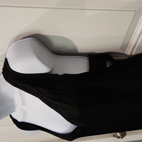 THEORY 100% silk side slit V neck cutout top - Picture 4 of 8